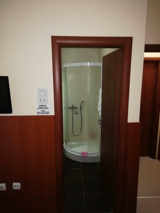 Accommodation Elegance Ni Exterior foto
